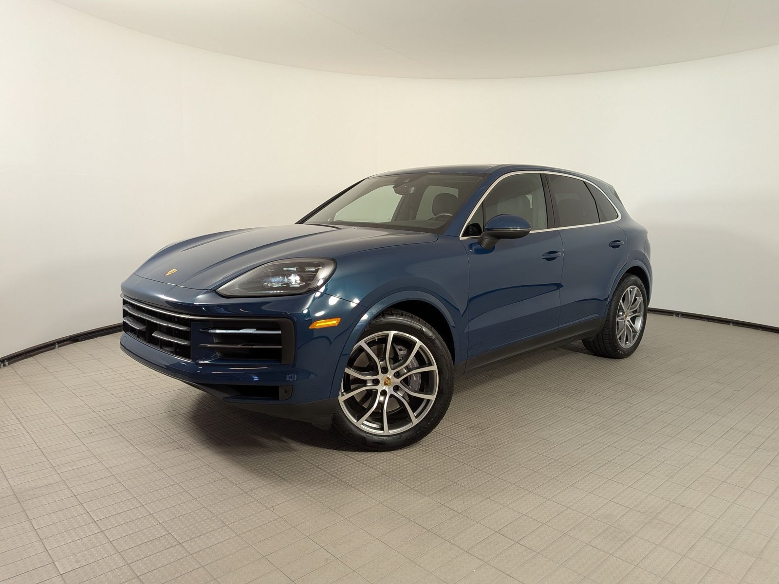 Certified 2024 Porsche Cayenne AWD/4WD image 1