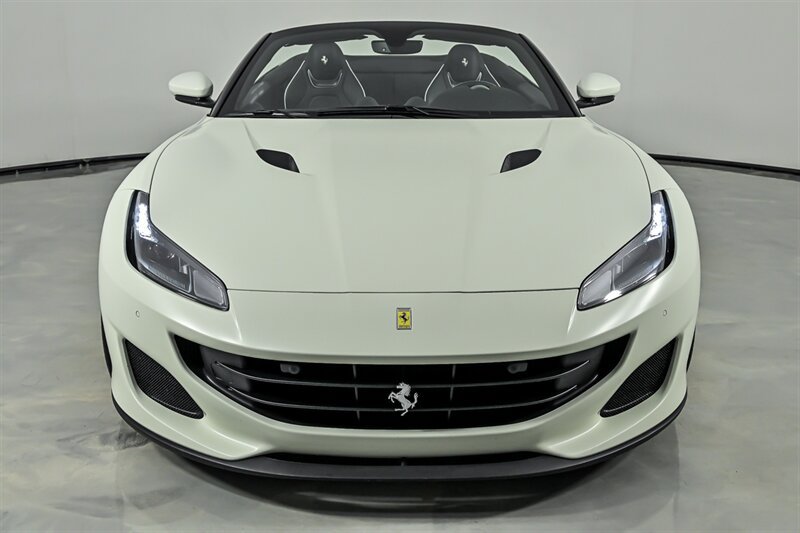 Used 2019 Ferrari Portofino RWD image 5