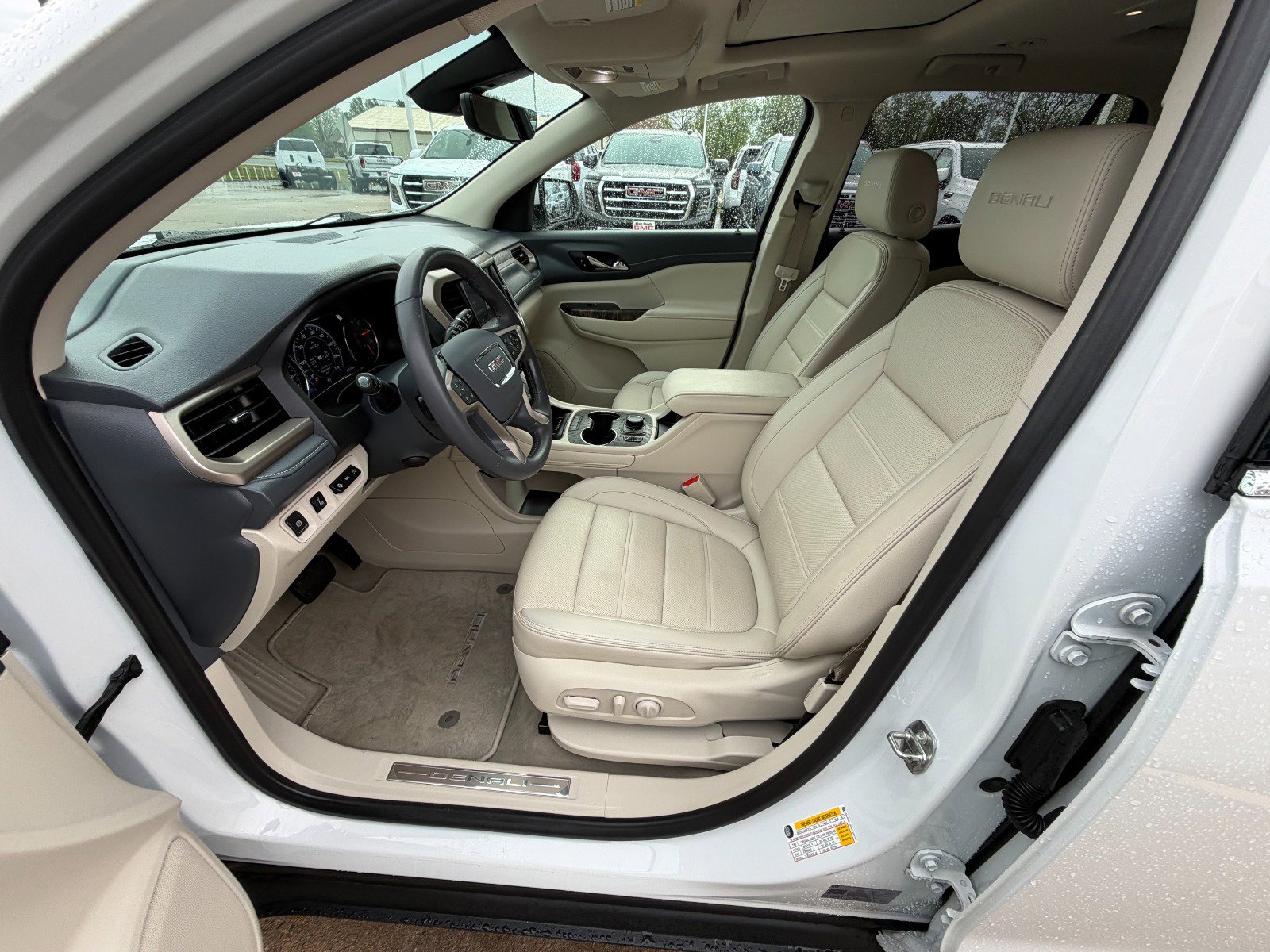 Certified 2021 GMC Acadia Denali w/ Denali Technology Package AWD/4WD image 6