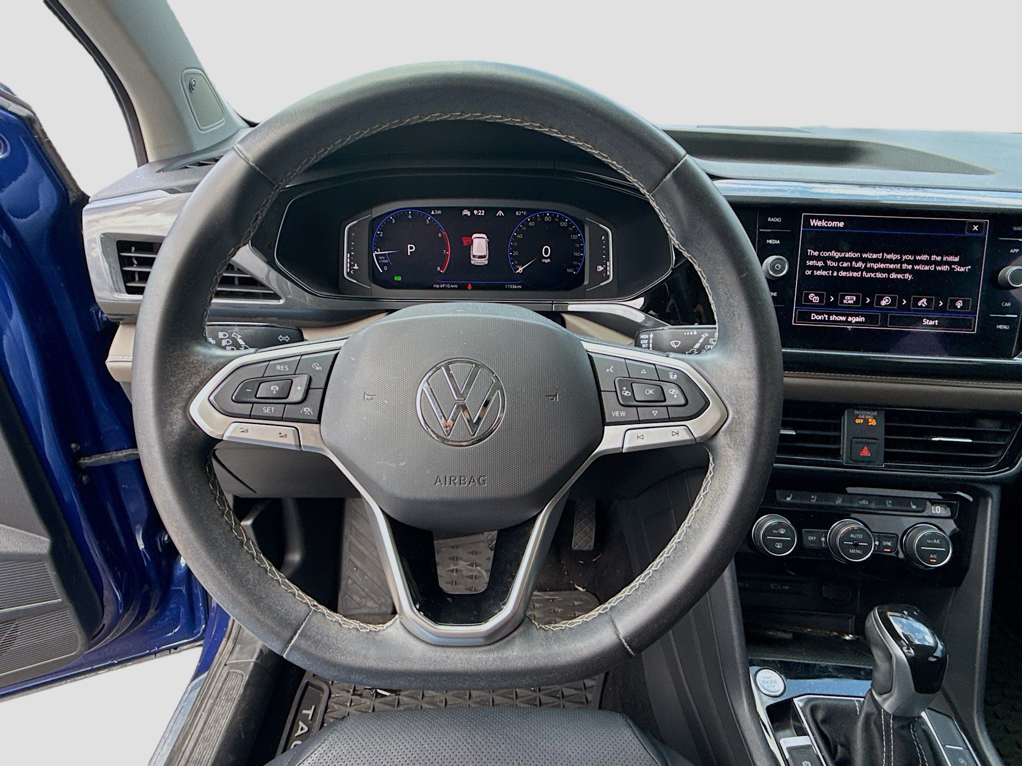 Certified 2022 Volkswagen Taos SEL w/ Panoramic Sunroof Package AWD/4WD image 10