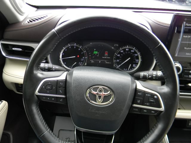 Used 2022 Toyota Highlander Limited AWD/4WD image 12