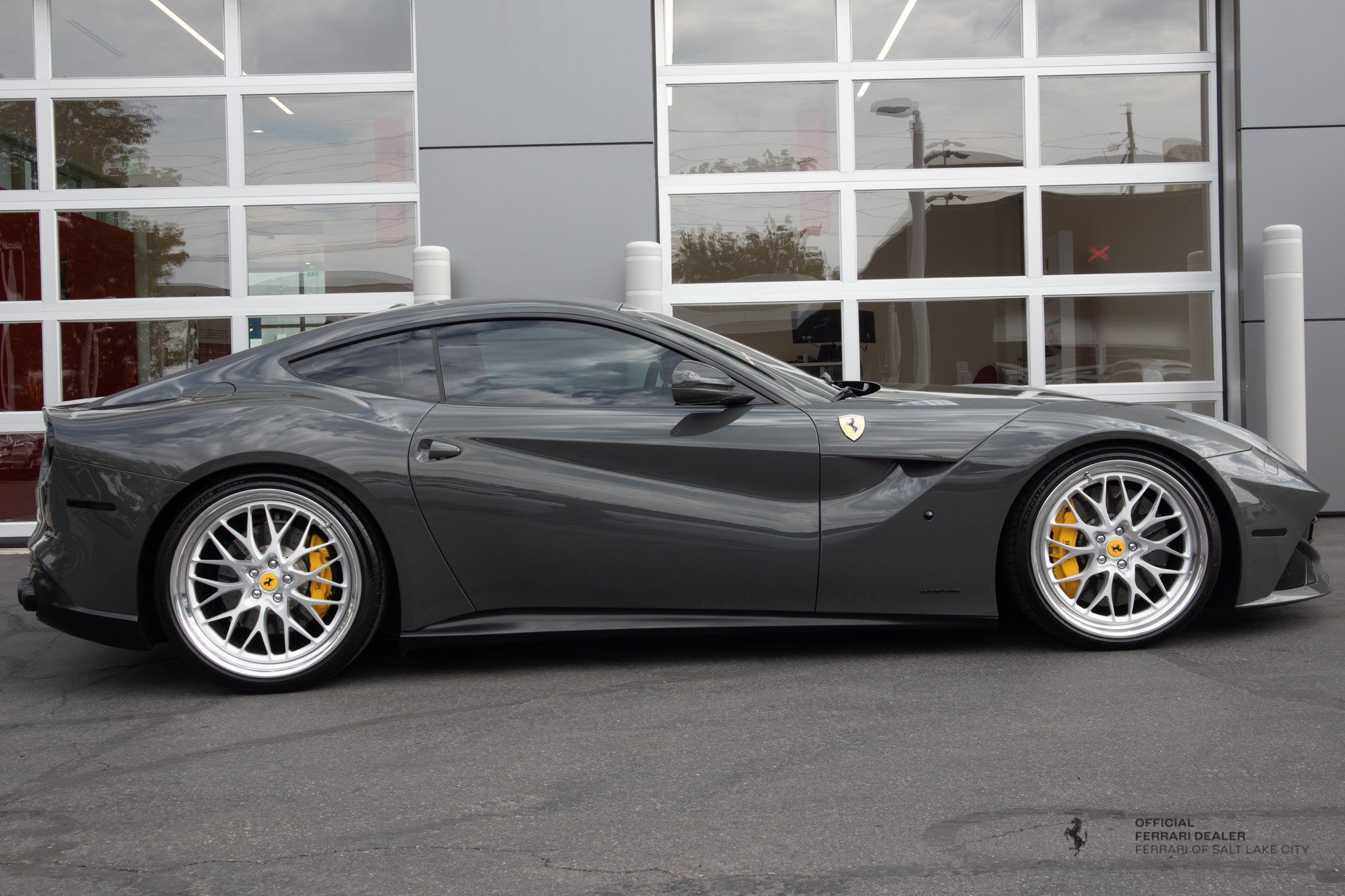 Used 2014 Ferrari F12 Berlinetta RWD image 7
