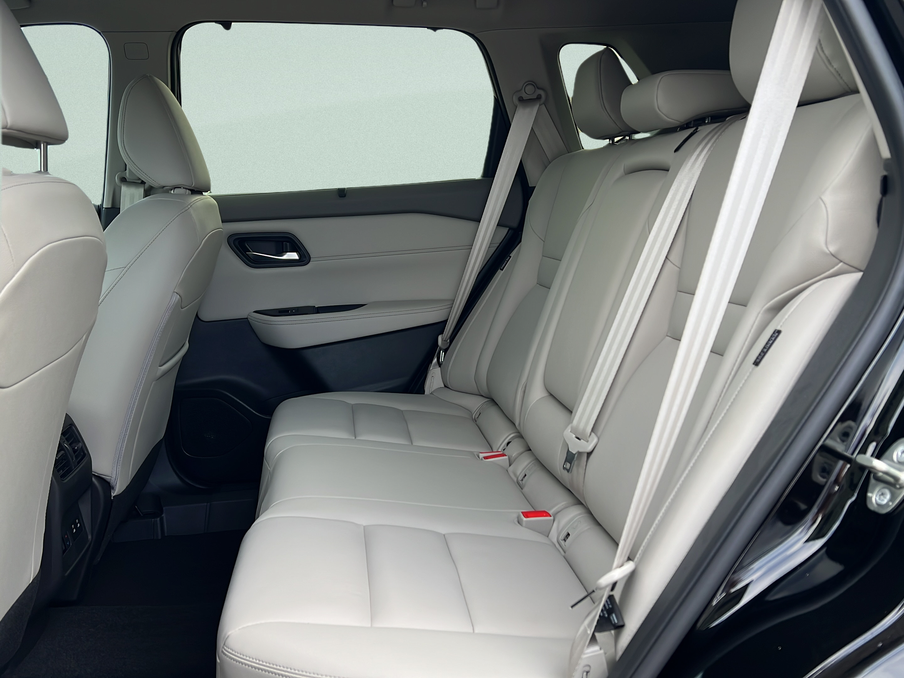 Used 2025 Nissan Rogue SL w/ SL Premium Package FWD image 12