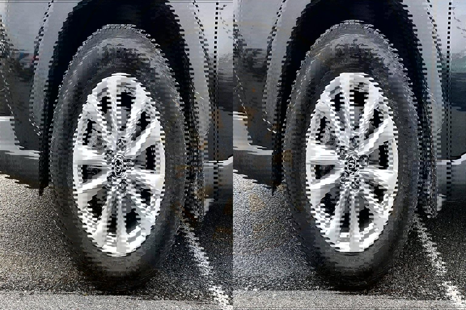 Used 2022 Toyota Corolla Cross LE w/ Moonroof Package image 9