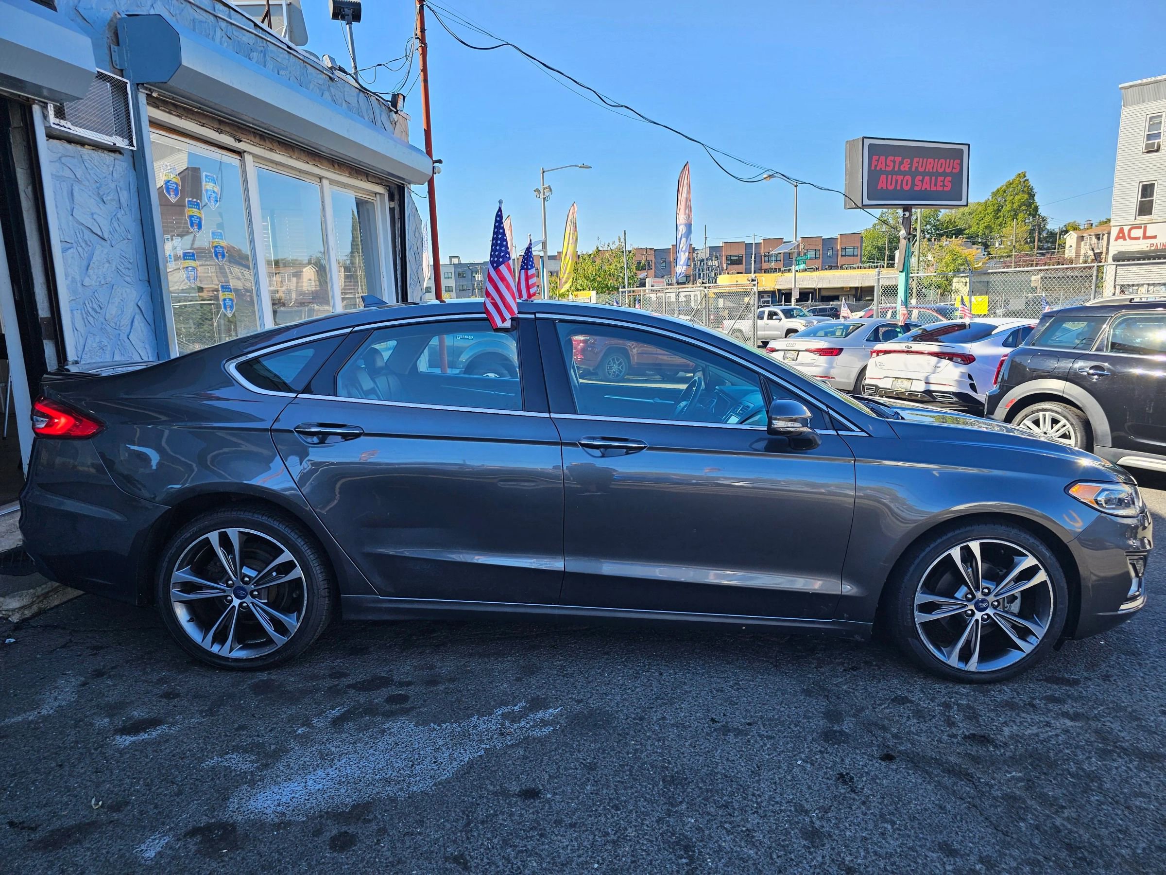 Used 2020 Ford Fusion Titanium image 3