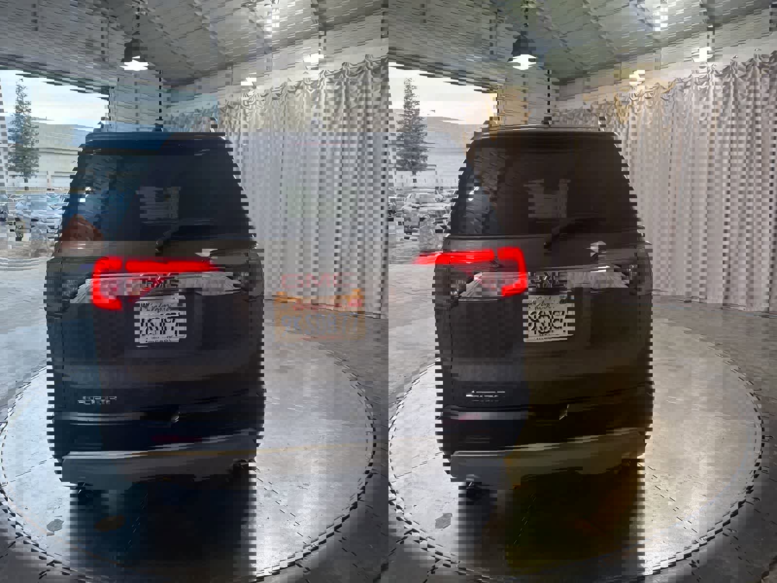 Used 2019 GMC Acadia SLT w/ LPO, Cargo Package image 6