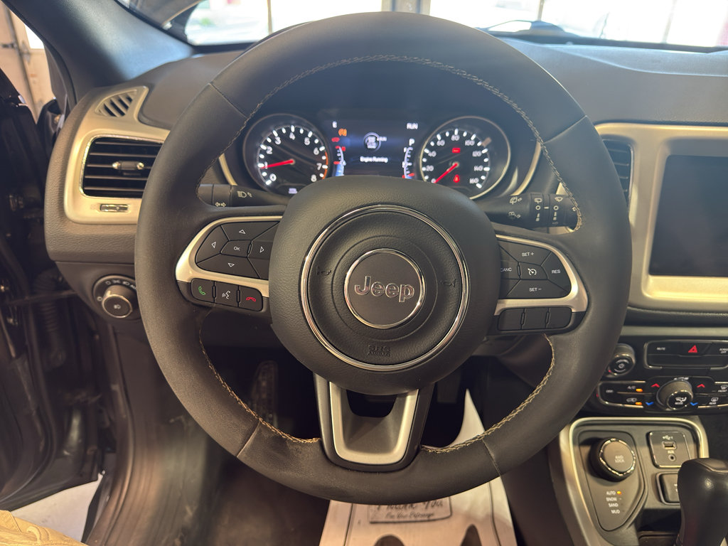 Used 2021 Jeep Compass Latitude w/ Sun and Sound Group AWD/4WD image 18