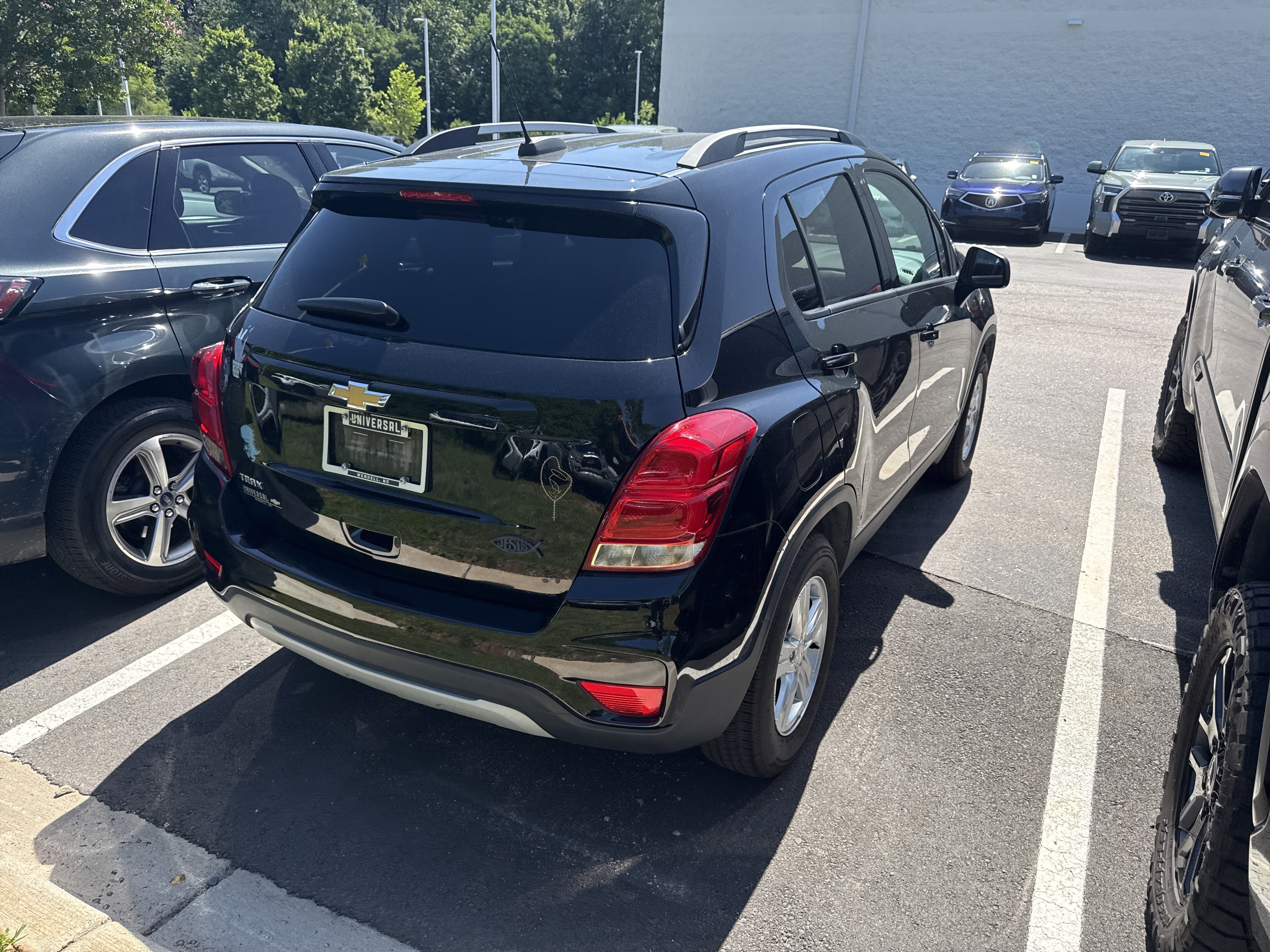 Used 2021 Chevrolet Trax LT w/ LT Convenience Package FWD image 7