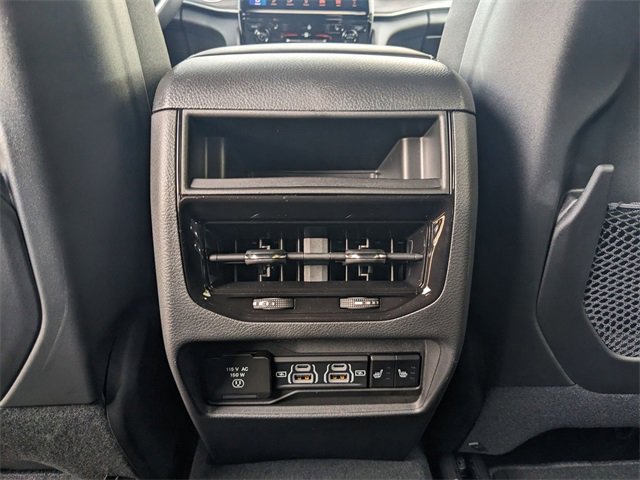New 2025 Jeep Grand Cherokee Limited w/ Black Appearance Package image 11