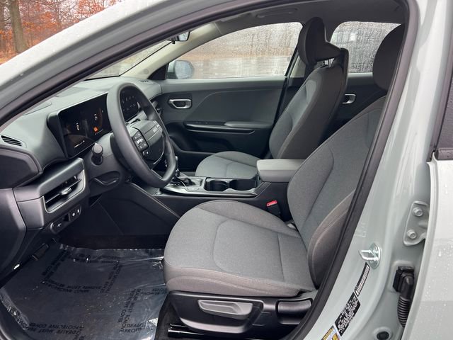 Used 2025 Kia K4 FWD image 3