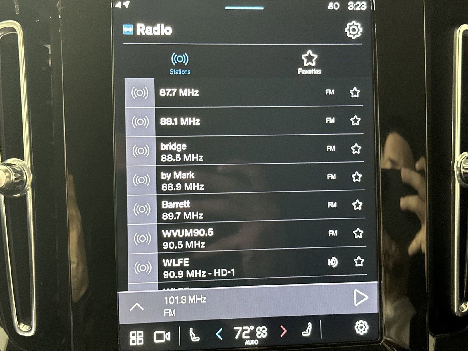 Used 2025 Volvo XC40 B5 Plus image 16