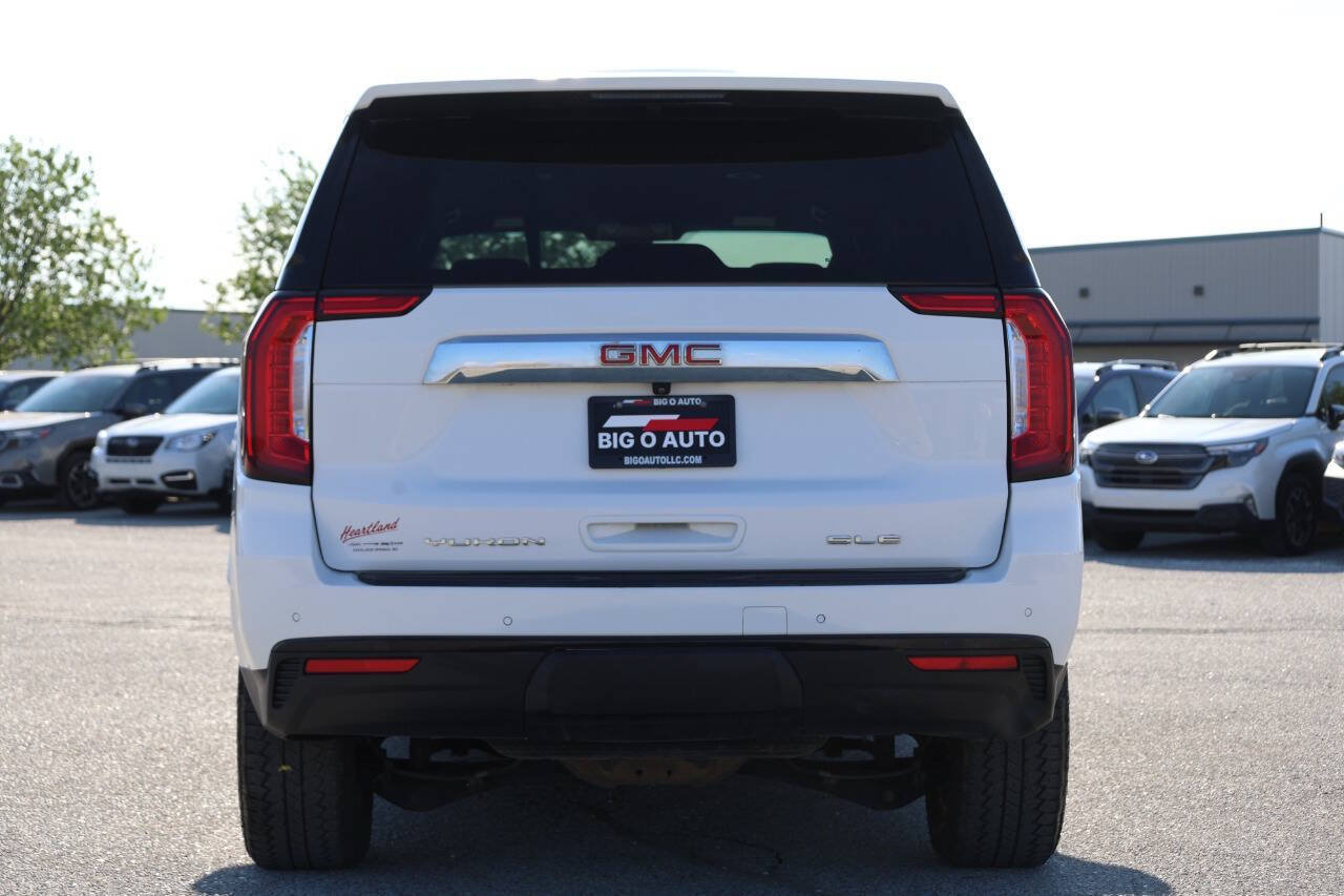 Used 2022 GMC Yukon XL SLE w/ Gmc Pro Safety Plus Package AWD/4WD image 10