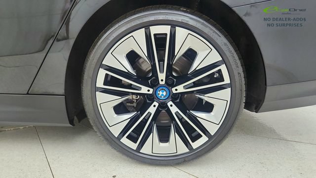 Used 2024 BMW i5 eDrive40i w/ Convenience Package RWD image 58