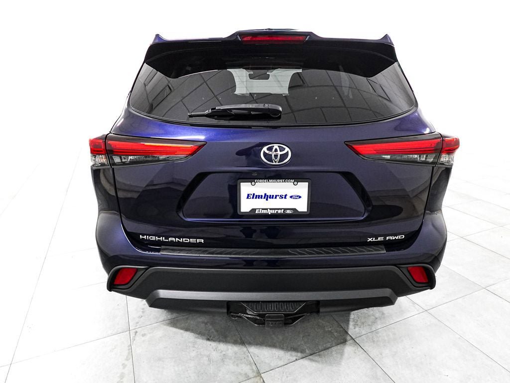 Used 2020 Toyota Highlander XLE AWD/4WD image 5