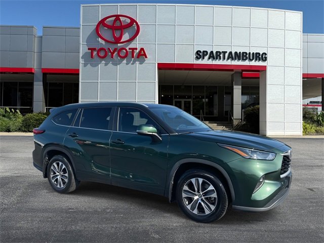 Used 2023 Toyota Highlander XLE