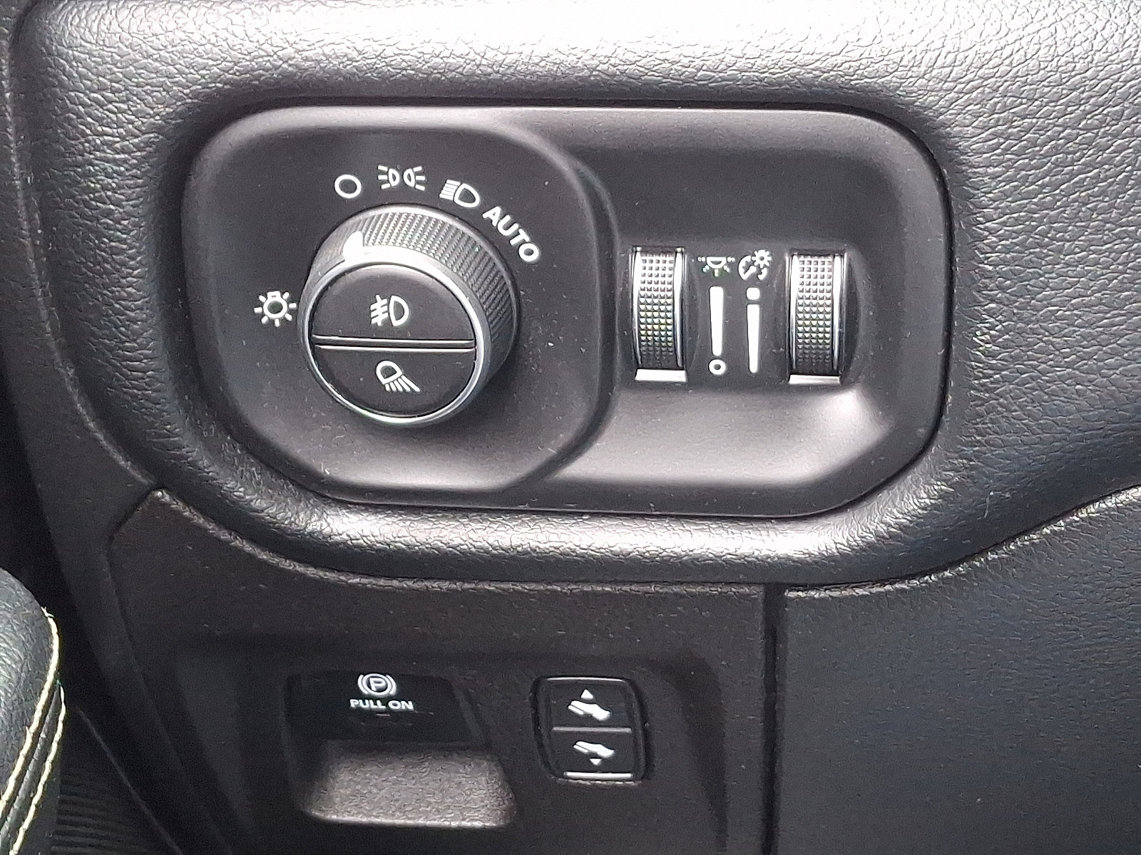 Certified 2021 RAM 1500 Laramie image 24