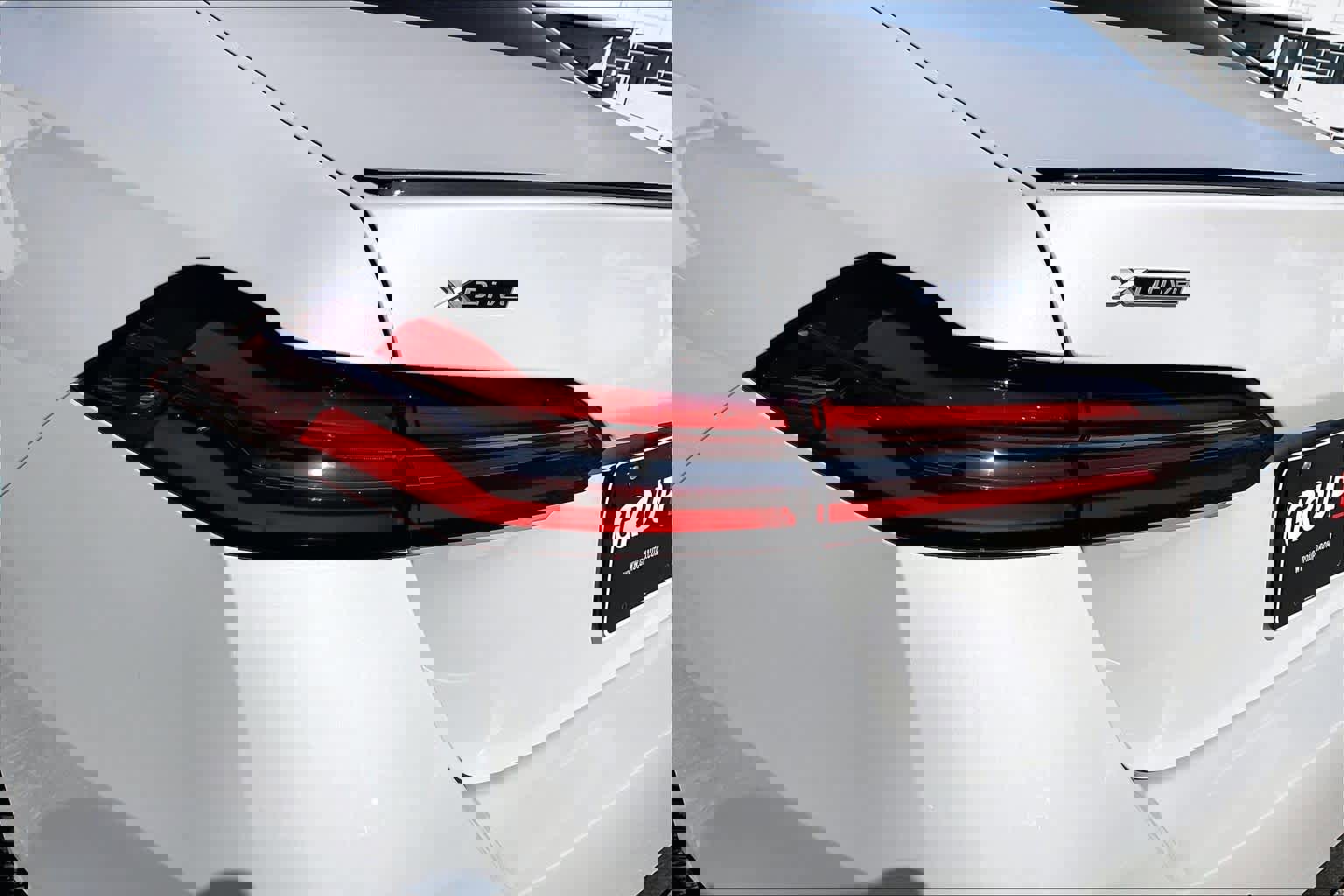 Used 2026 BMW 550e xDrive w/ Premium Package image 24