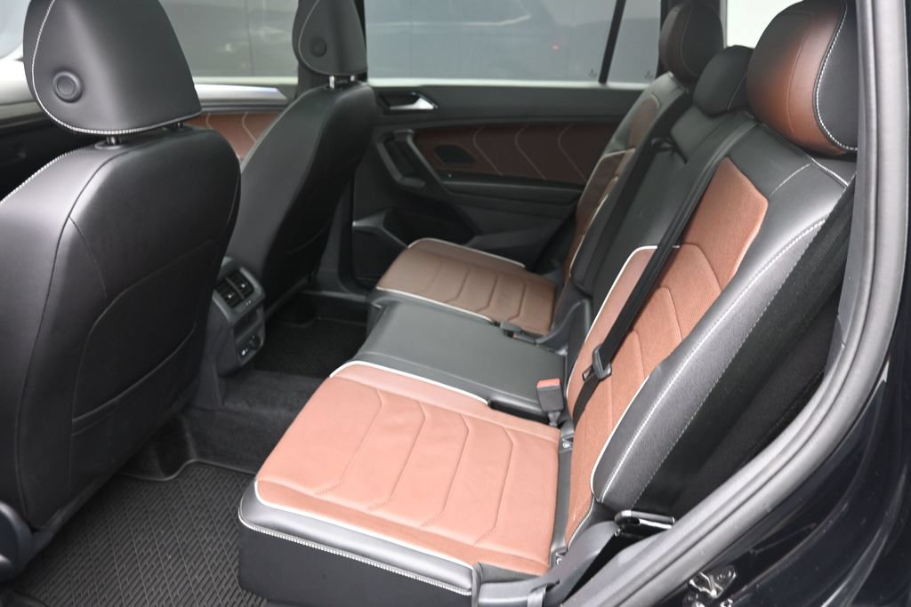 Used 2024 Volkswagen Tiguan SEL R-Line AWD/4WD image 19