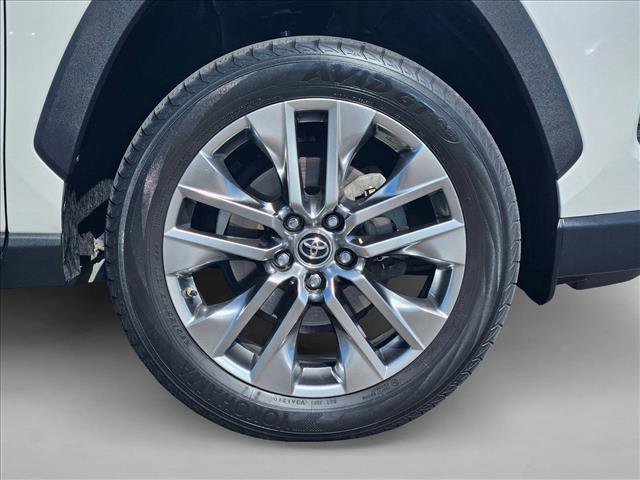 Used 2019 Toyota RAV4 Limited w/ Advanced Technology Package AWD/4WD image 27