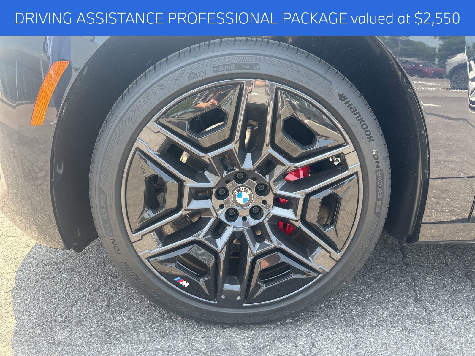 New 2026 BMW iX xDrive60 w/ M Sport Package image 3
