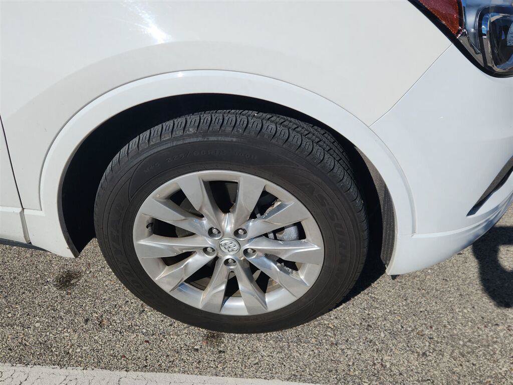 Used 2018 Buick Envision Essence AWD/4WD image 2
