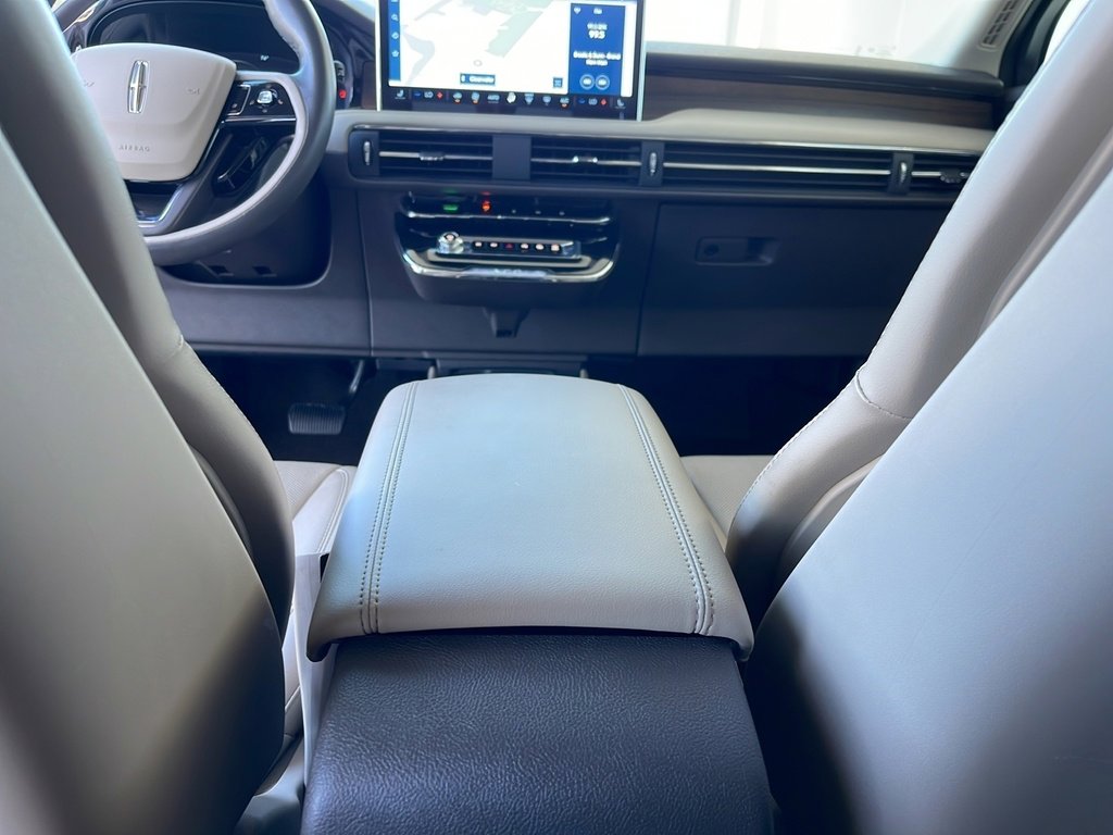 Used 2023 Lincoln Corsair Reserve image 58