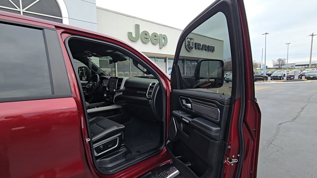 Used 2020 Jeep Cherokee Latitude Plus image 17