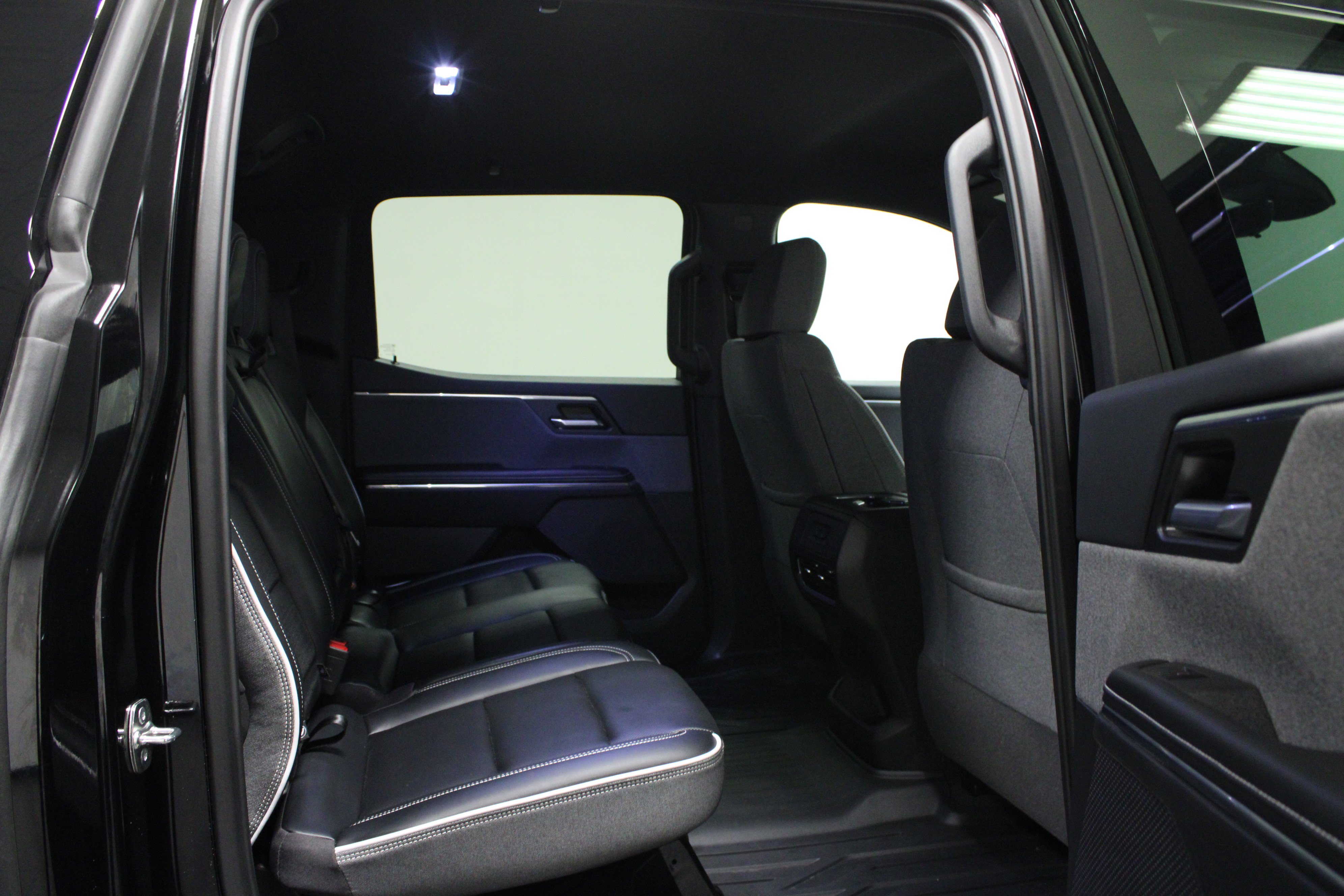 Used 2026 GMC Sierra EV Elevation w/ Premium Package AWD/4WD image 15