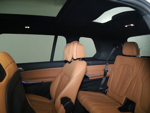 Certified 2022 BMW X7 xDrive40i w/ M Sport Package AWD/4WD image 18