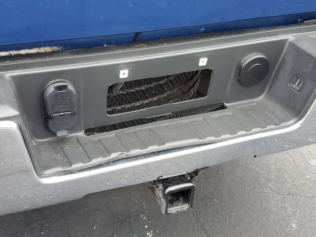 Used 2018 Chevrolet Silverado 1500 LT w/ LT Convenience Package image 33