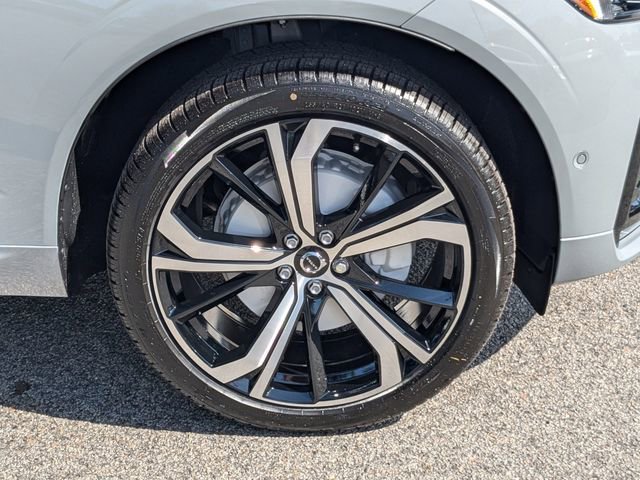 New 2025 Volvo XC60 B5 Ultra w/ Protection Package Premier image 14