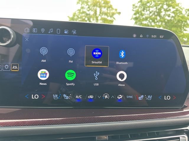 Used 2024 Chevrolet Traverse RS image 51