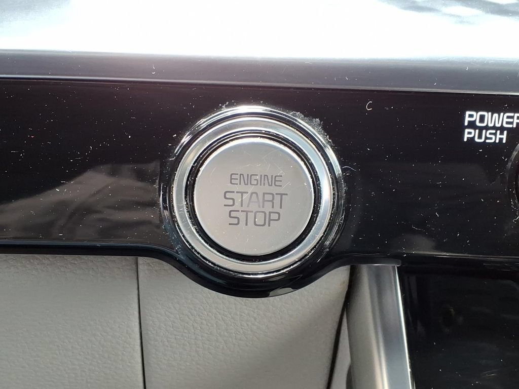 Used 2022 Kia Carnival SX Prestige FWD image 32