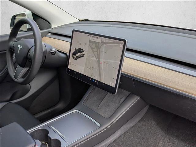 Used 2021 Tesla Model Y Long Range image 22