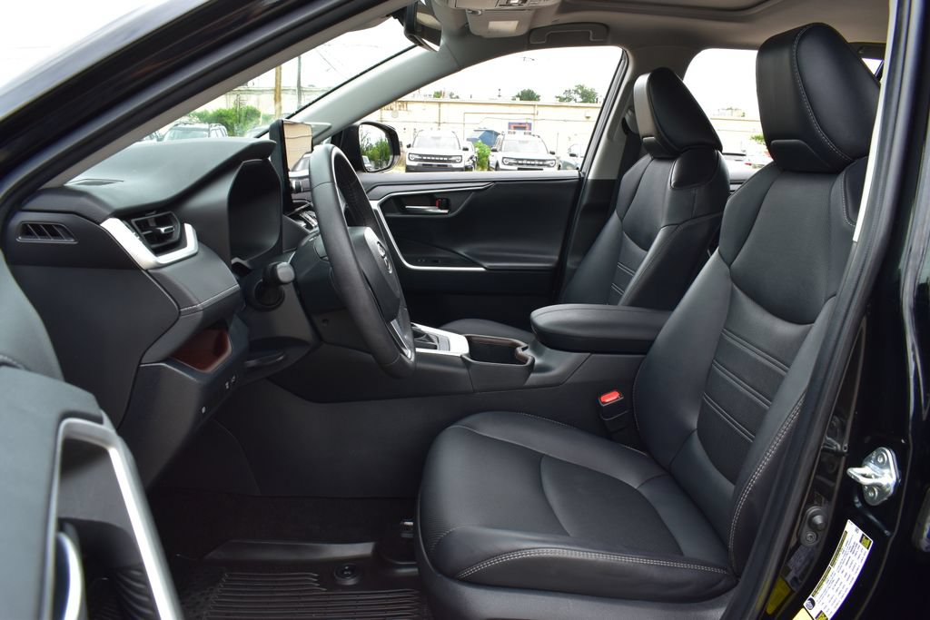 Used 2023 Toyota RAV4 Limited FWD image 25