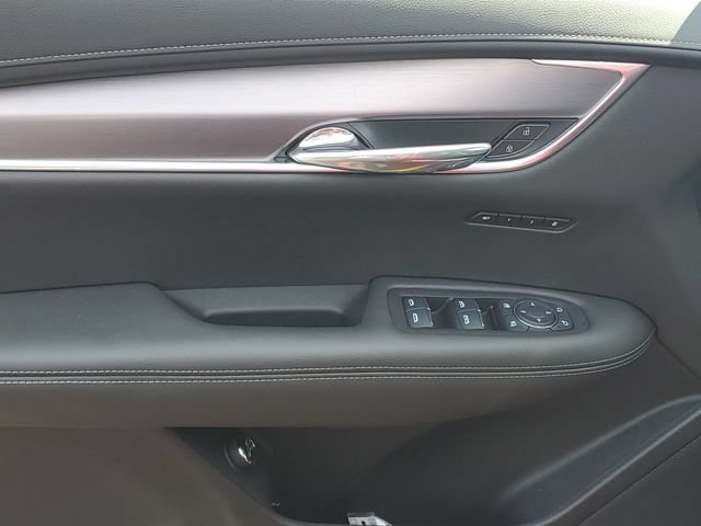 Certified 2025 Cadillac XT6 Luxury FWD image 10
