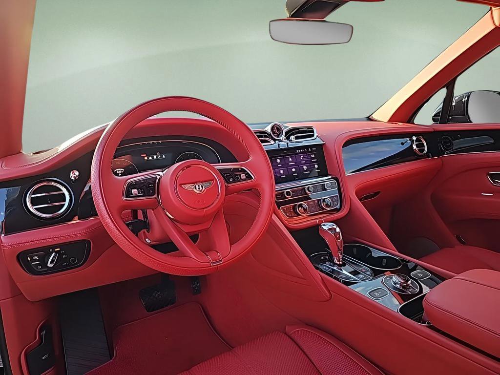 Used 2022 Bentley Bentayga image 40