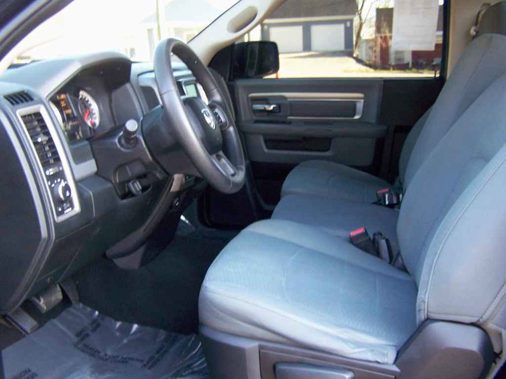 Used 2015 RAM 1500 Express w/ Black Ram 1500 Express Group image 5