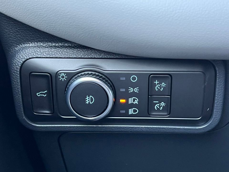 Used 2026 Ford Explorer Active w/ Active Comfort Package image 18