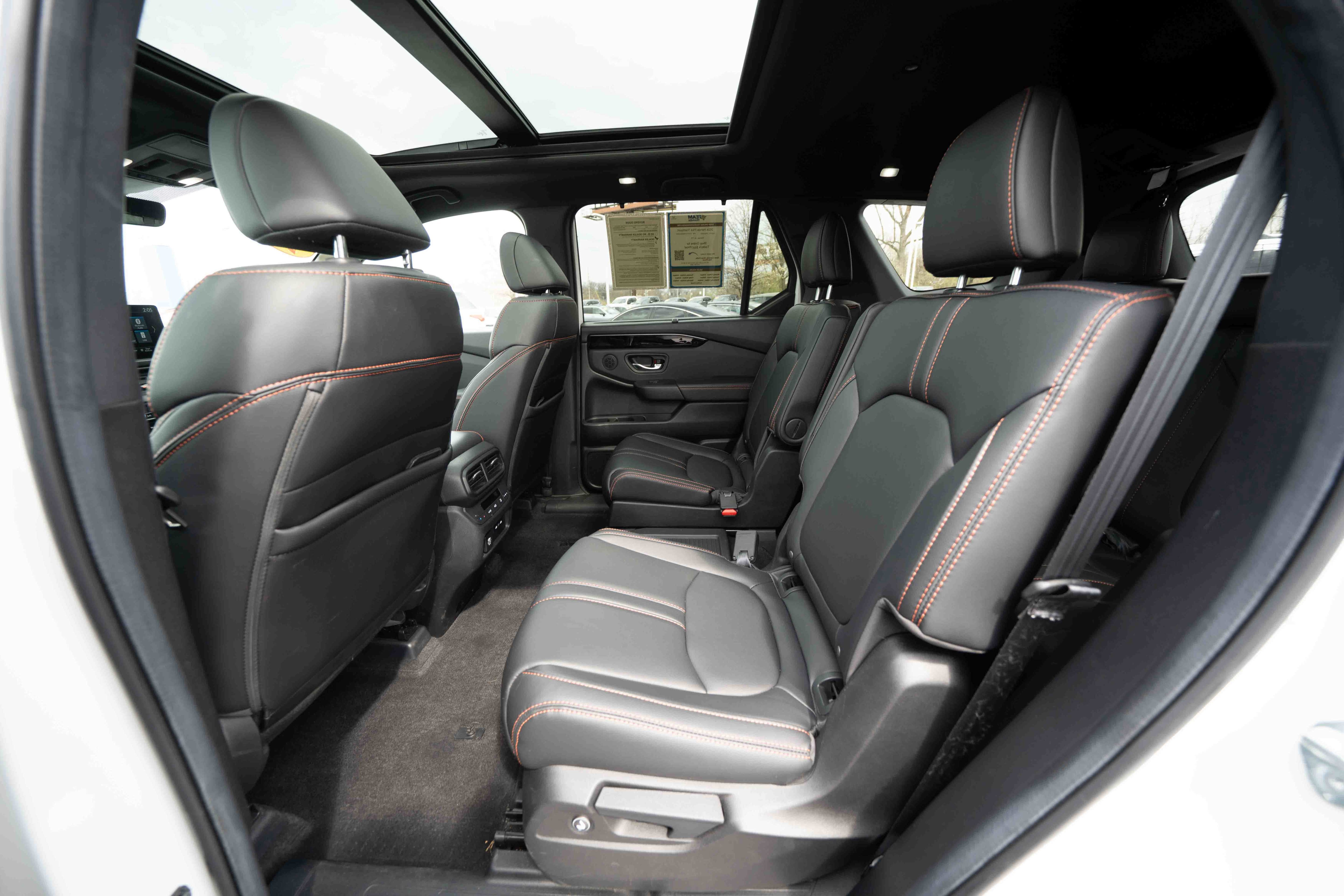 Used 2024 Honda Pilot TrailSport image 23