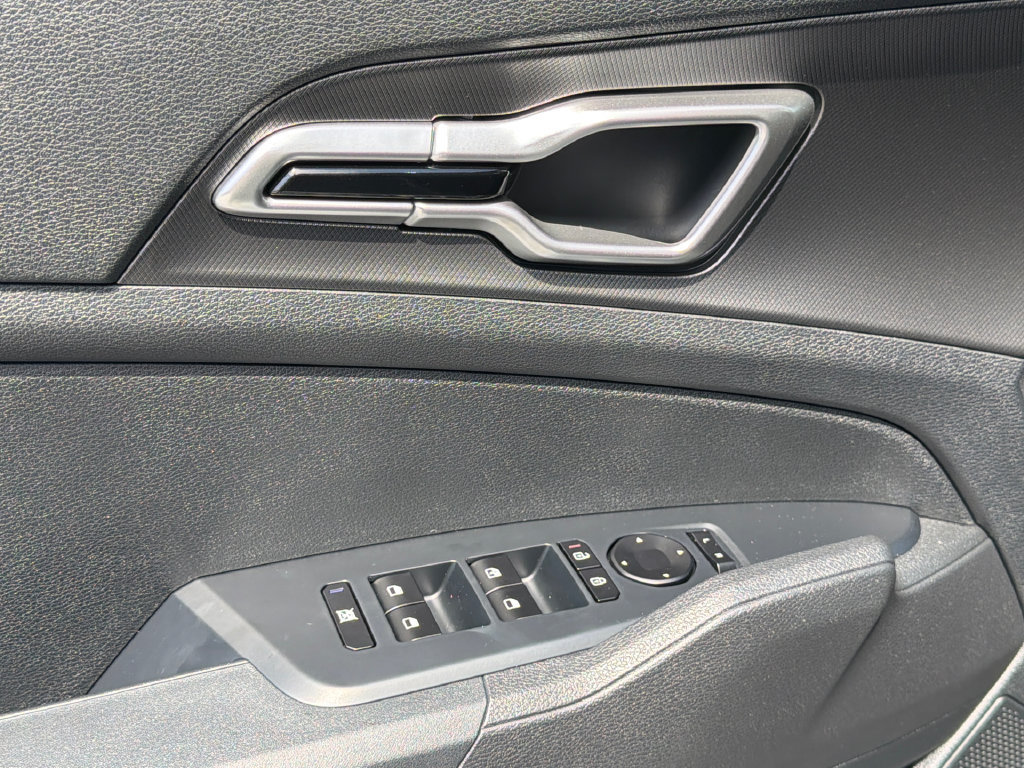 New 2027 Kia Sportage S FWD image 16