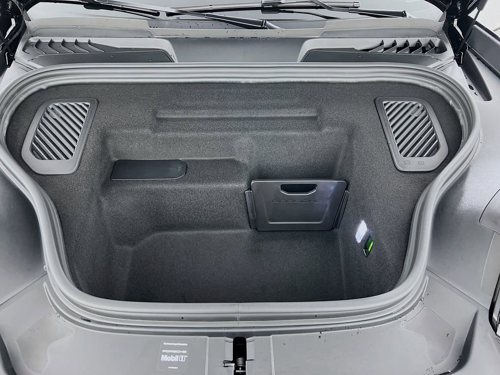 New 2026 Porsche Macan Turbo Electric image 32