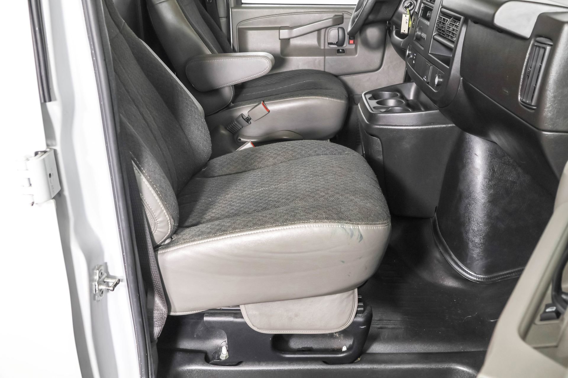 Used 2023 Chevrolet Express 2500 w/ Driver Convenience Package image 35
