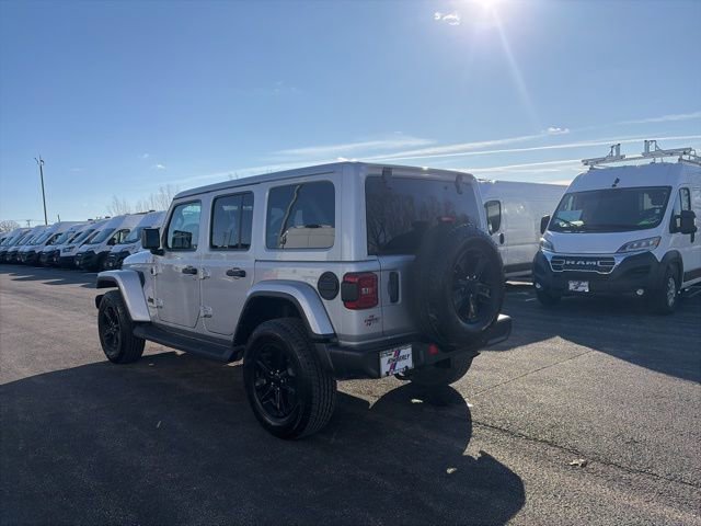 Used 2022 Jeep Wrangler Unlimited Sahara AWD/4WD image 3