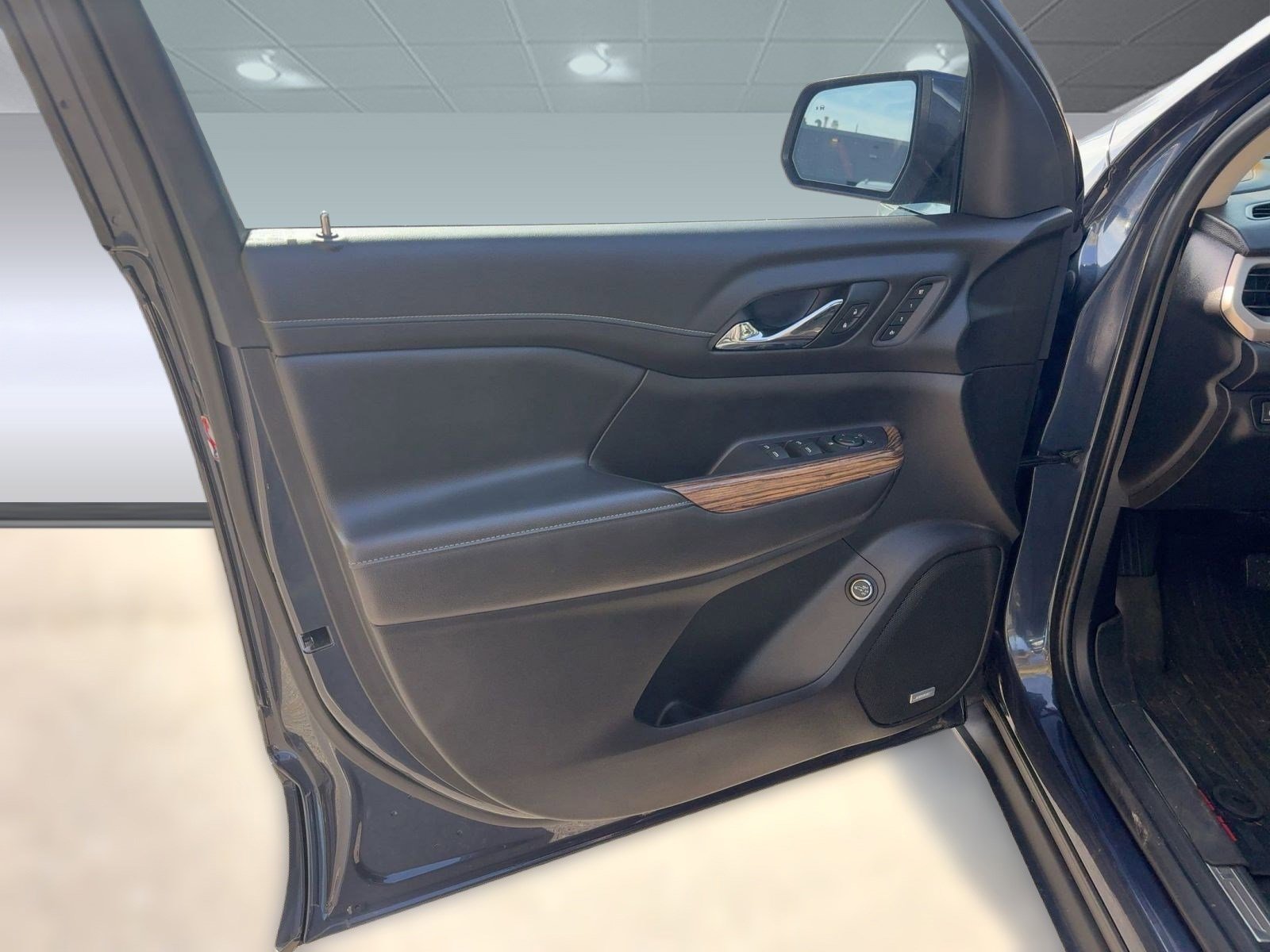 Used 2019 GMC Acadia Denali w/ Technology Package image 19