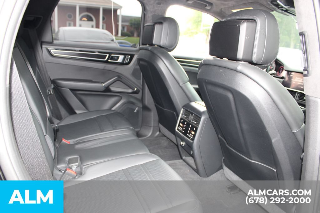 Used 2022 Porsche Cayenne GTS w/ Premium Package Plus AWD/4WD image 23