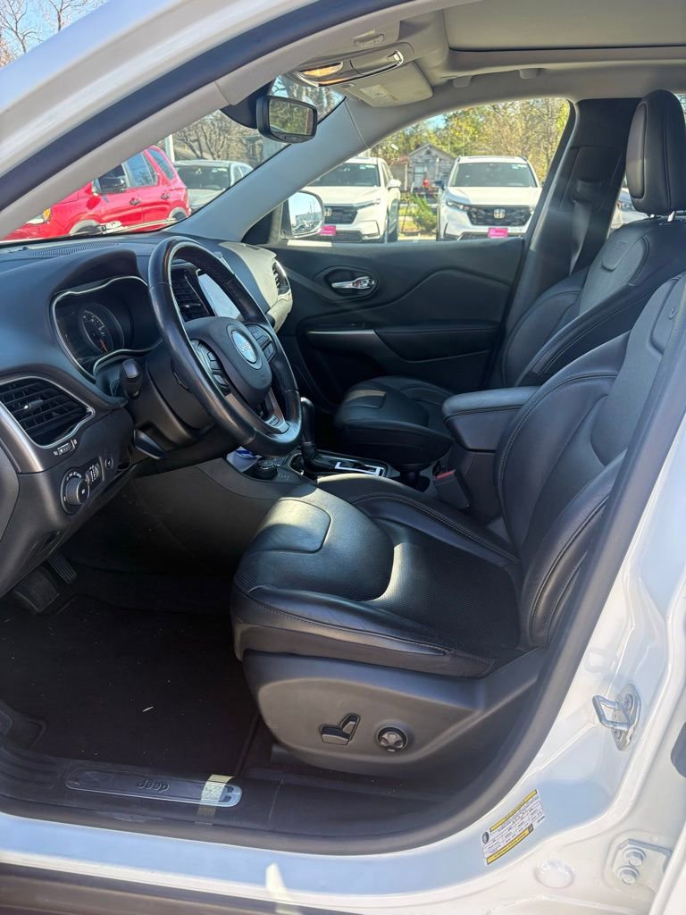 Used 2020 Jeep Cherokee Limited image 16