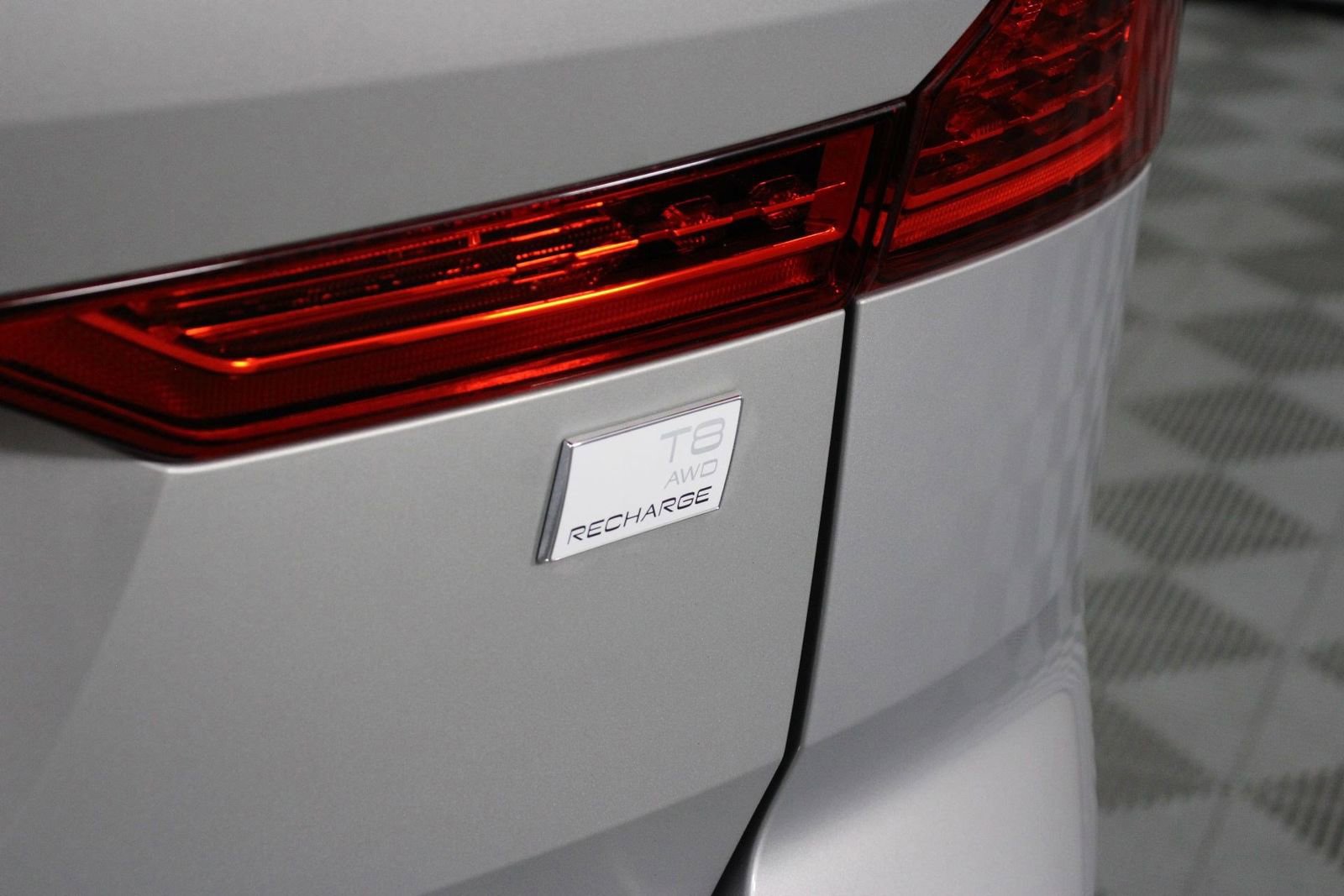 Certified 2023 Volvo XC60 T8 Plus AWD/4WD image 20