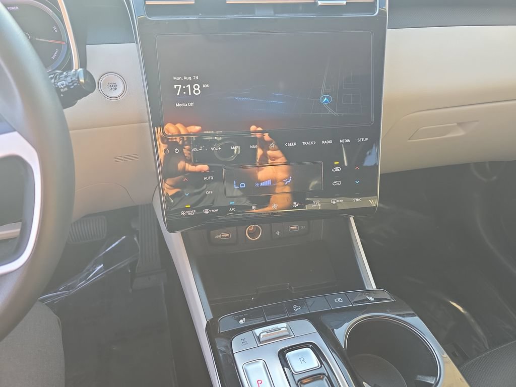 Used 2024 Hyundai Tucson Blue AWD/4WD image 16
