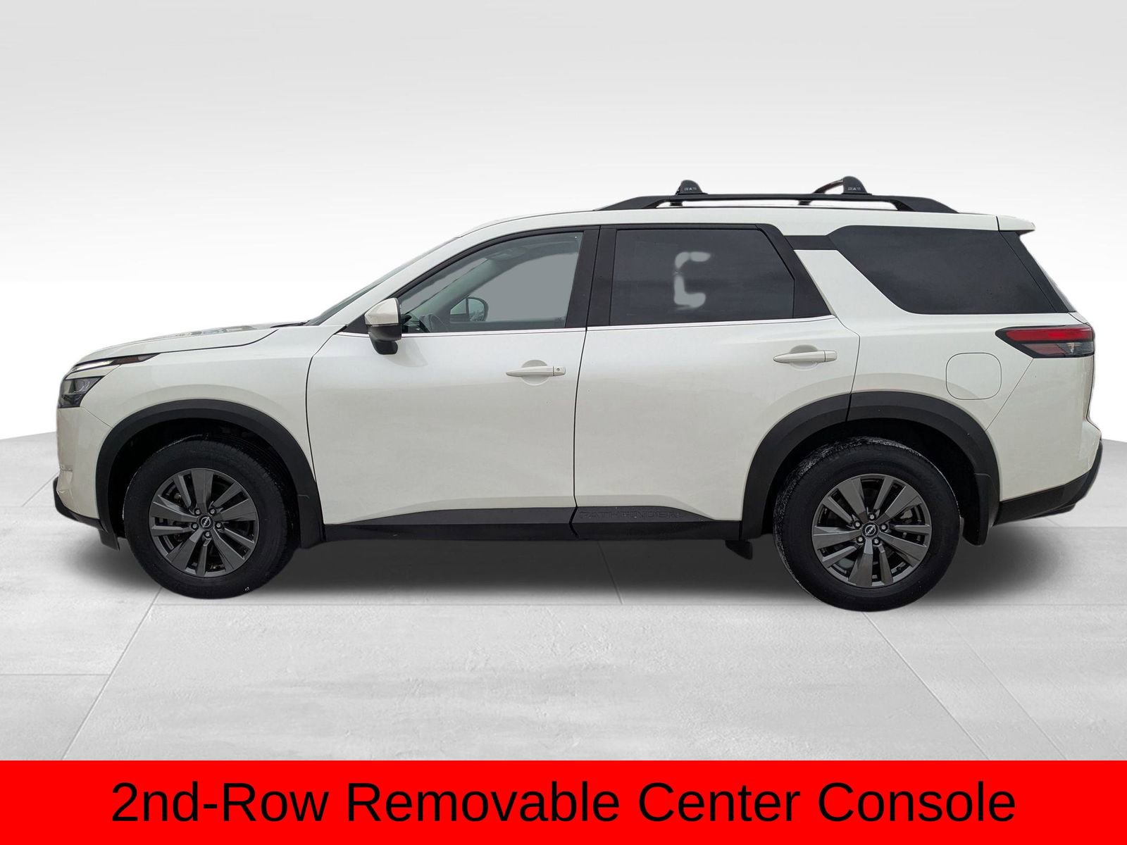 Used 2022 Nissan Pathfinder SV w/ SV Premium Package image 13